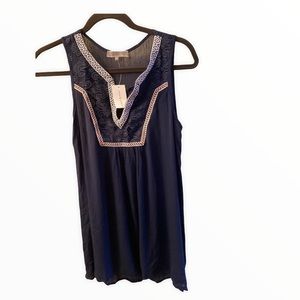Mia and Tess Dark Blue Tunic. Size small. Beautiful detail!